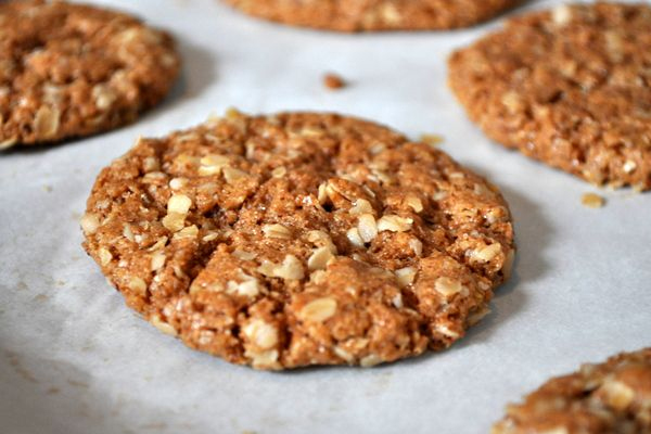 Oats-&-Almond-Cookies
